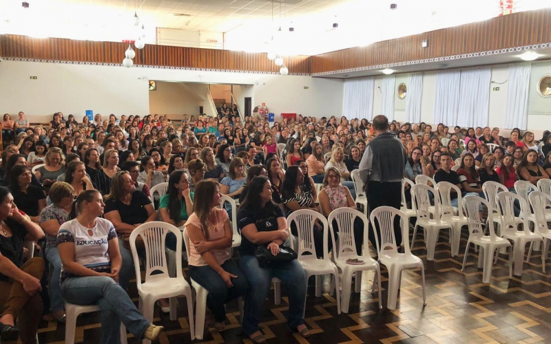 Secretaria de Educação realiza cerimônia de abertura do ano letivo