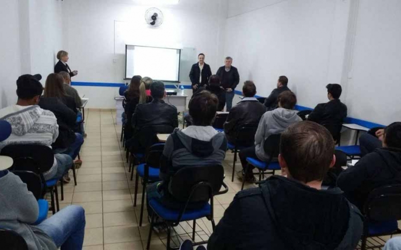 Aula inaugural do curso de capacitação Bom Negócio Paraná aconteceu em Prudentópolis