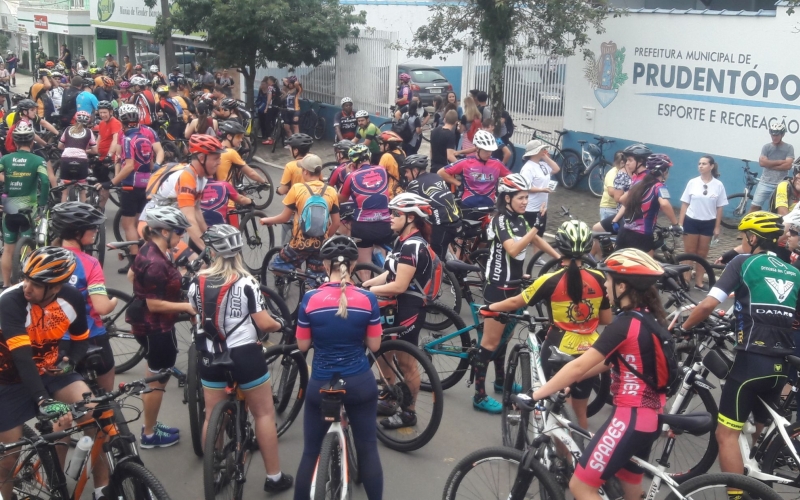 Passeio ciclístico reuniu mais de 300 ciclistas em Prudentópolis.