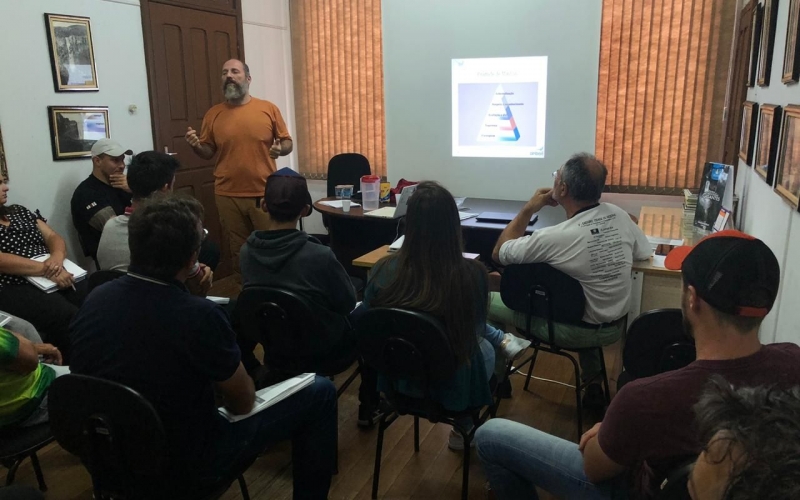Secretaria de Turismo realiza curso de Líderes em Turismo de Aventura