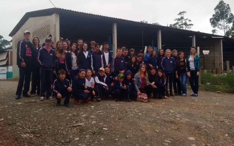 Educação Ambiental: alunos visitam aterro sanitário para conhecer destinação de resíduos sólidos em Prudentópolis