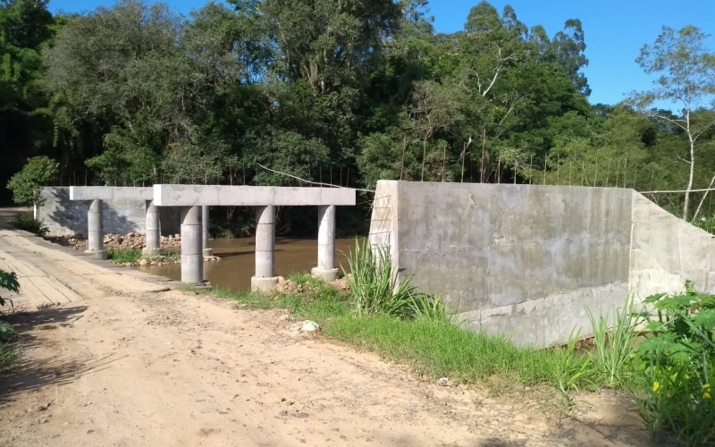 Construção da nova ponte de concreto é um sonho dos moradores da região de Jaciaba.