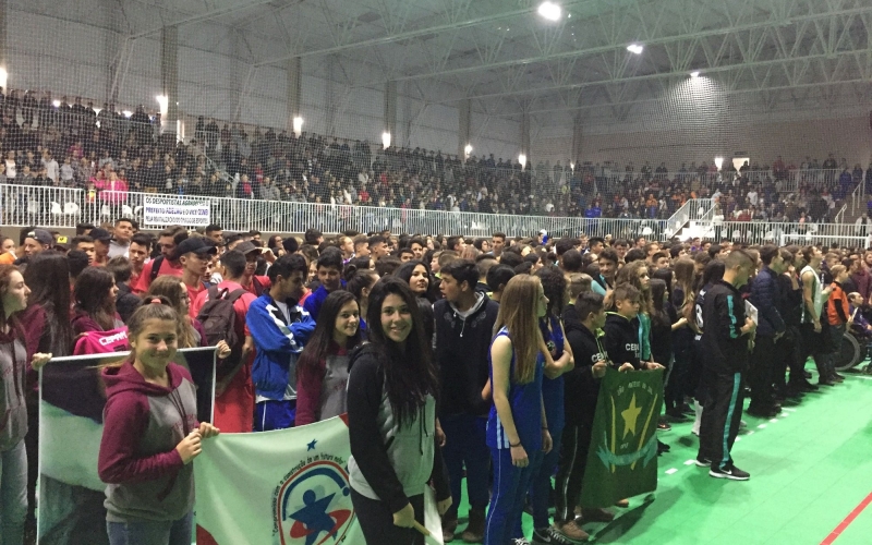 Reinauguração do Ginásio de Esportes e abertura dos Jogos Escolares reuniu um grande público em Prudentópolis